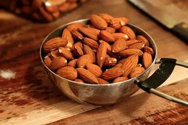 تصویر 3 از قیمت خرید بادام مامایی صادراتی + فروش ویژه